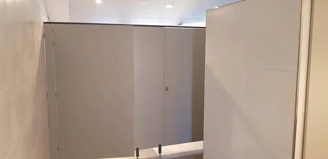 Divisorios de baño en melamina