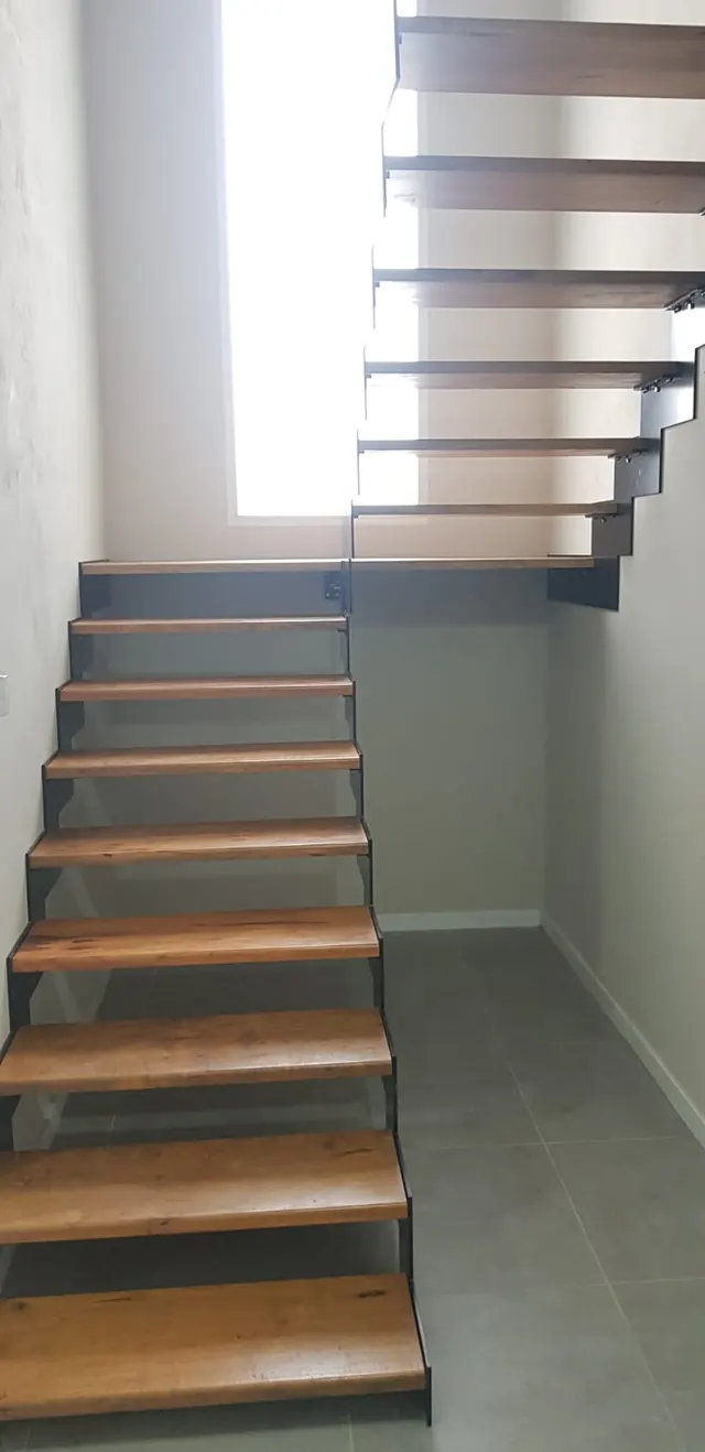 Escalera de madera